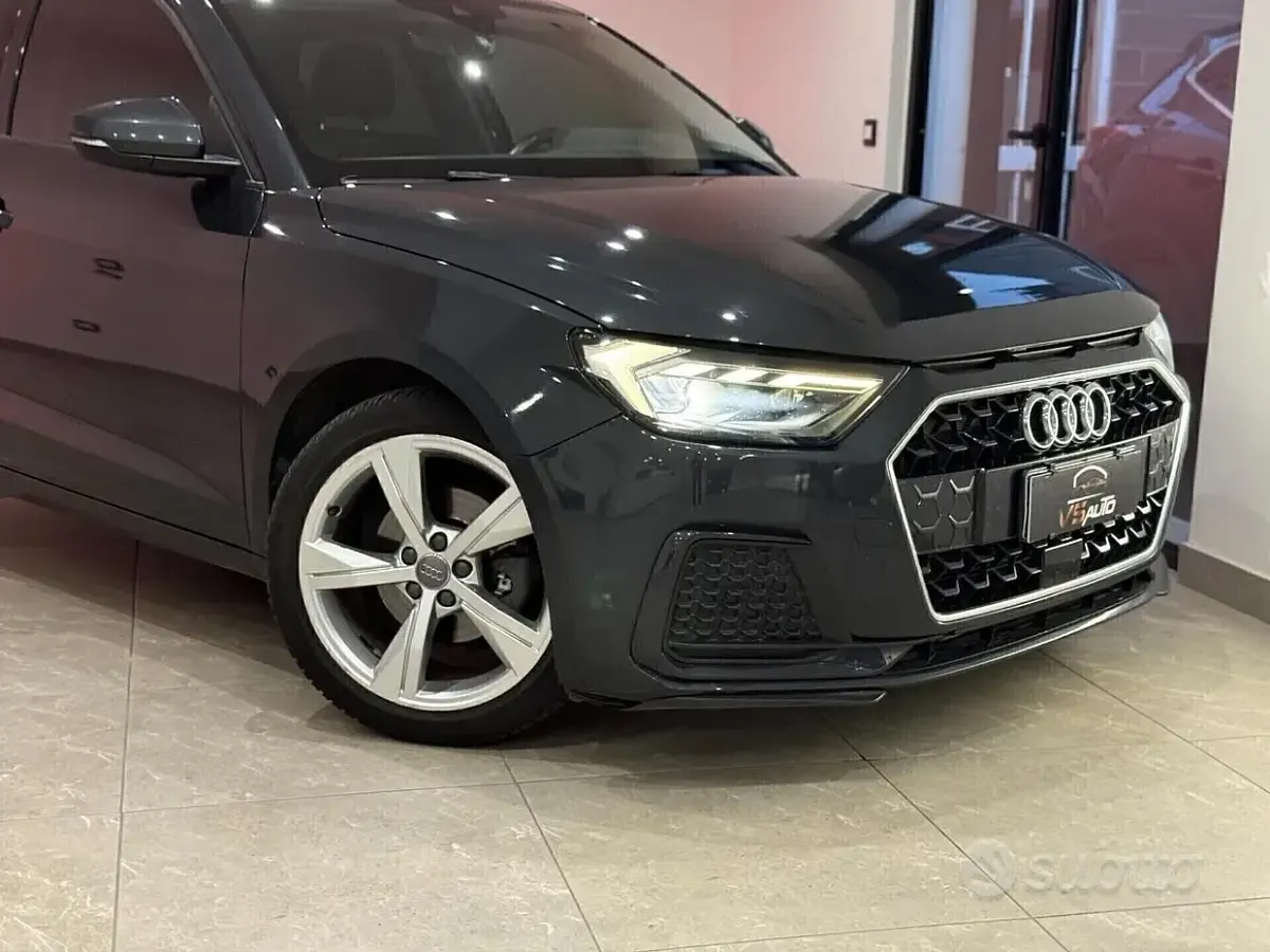 Usata Audi A1 116 CV (85 kW) 2020 Grigio SUV