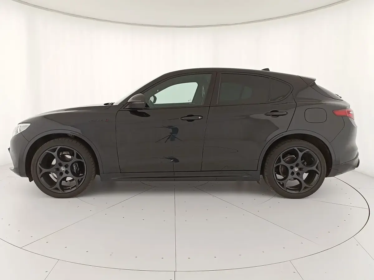 Usata Alfa Romeo Stelvio Ti 210 CV (154 kW) 2021 Nero metallizzato SUV