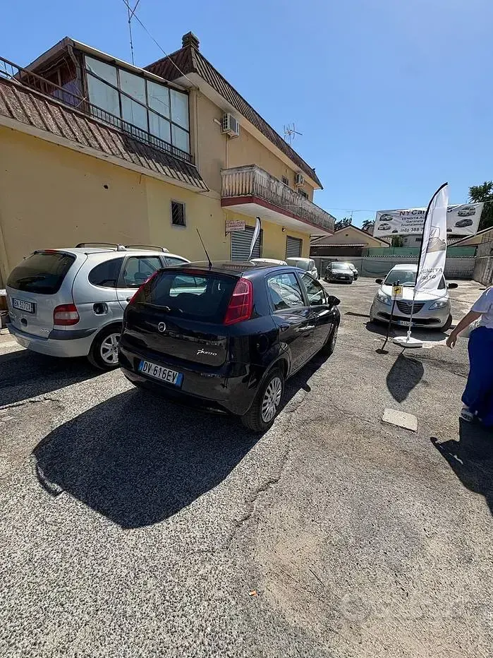 Usata Fiat Grande Punto Dynamic 69 CV (50 kW) 2009 Blu Utilitaria