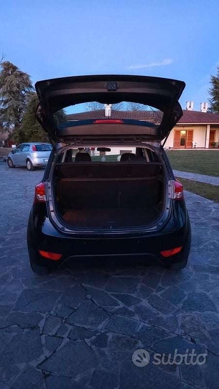 Usata Hyundai ix20 Comfort 77 CV (56 kW) 2011 Nero Utilitaria