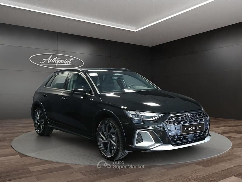 Uusi Audi A3 Ambiente 150 HP (110 kW) 2025 Musta Viistoperä