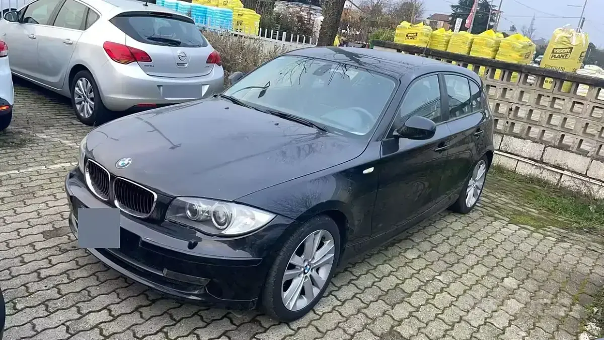 Usata BMW 118 143 CV (105 kW) 2010 Nero Utilitaria