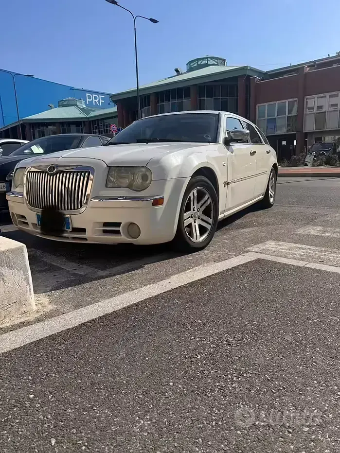 Usata Chrysler 300C 218 CV (160 kW) 2008 Bianco Station wagon