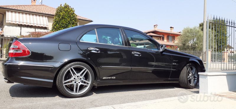 Usata Mercedes E240 177 CV (130 kW) 2002 Nero Berlina