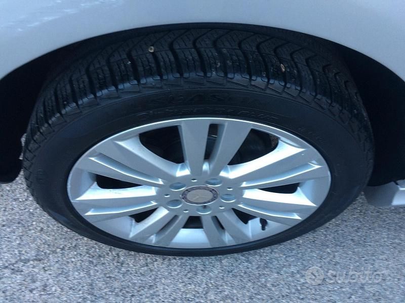 Usata Mercedes B200 135 CV (99 kW) 2012 Grigio Monovolume