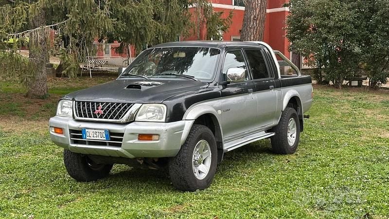 Usata Mitsubishi L200 115 CV (84 kW) 2003 Nero Pick-up