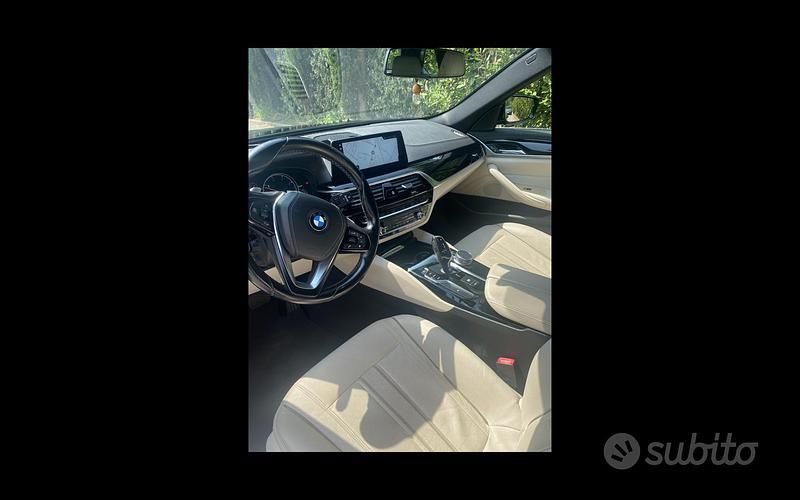 Usata BMW 520 Luxury Line 190 CV (139 kW) 2018 Nero Station wagon