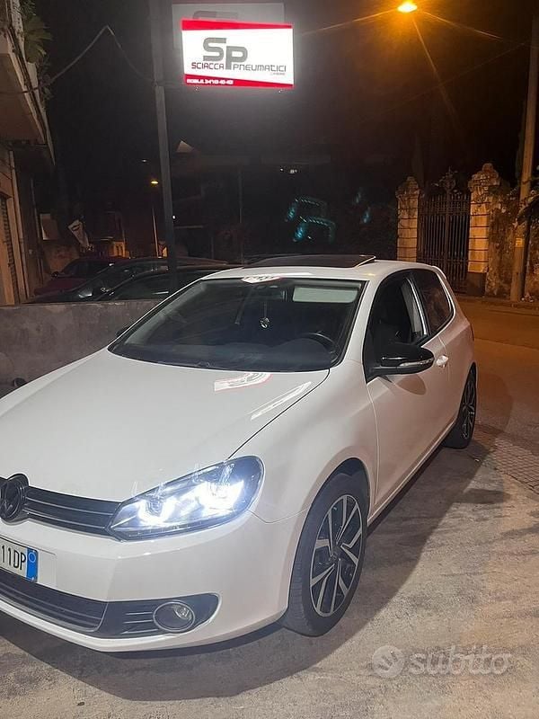 Usata VW Golf VI 122 CV (89 kW) 2009 Bianco Utilitaria