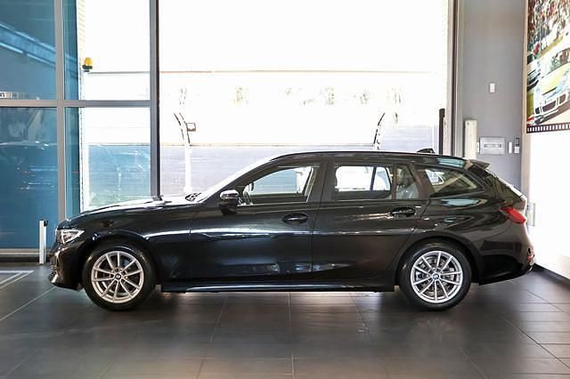 Usata BMW 318 Advantage 150 CV (110 kW) 2022 Nero Station wagon
