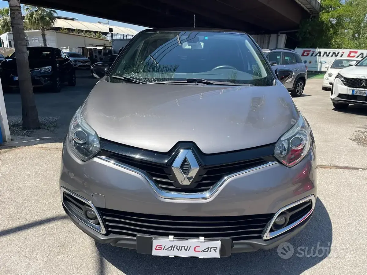 Usata Renault Captur Intens 110 CV (80 kW) 2015 Grigio SUV