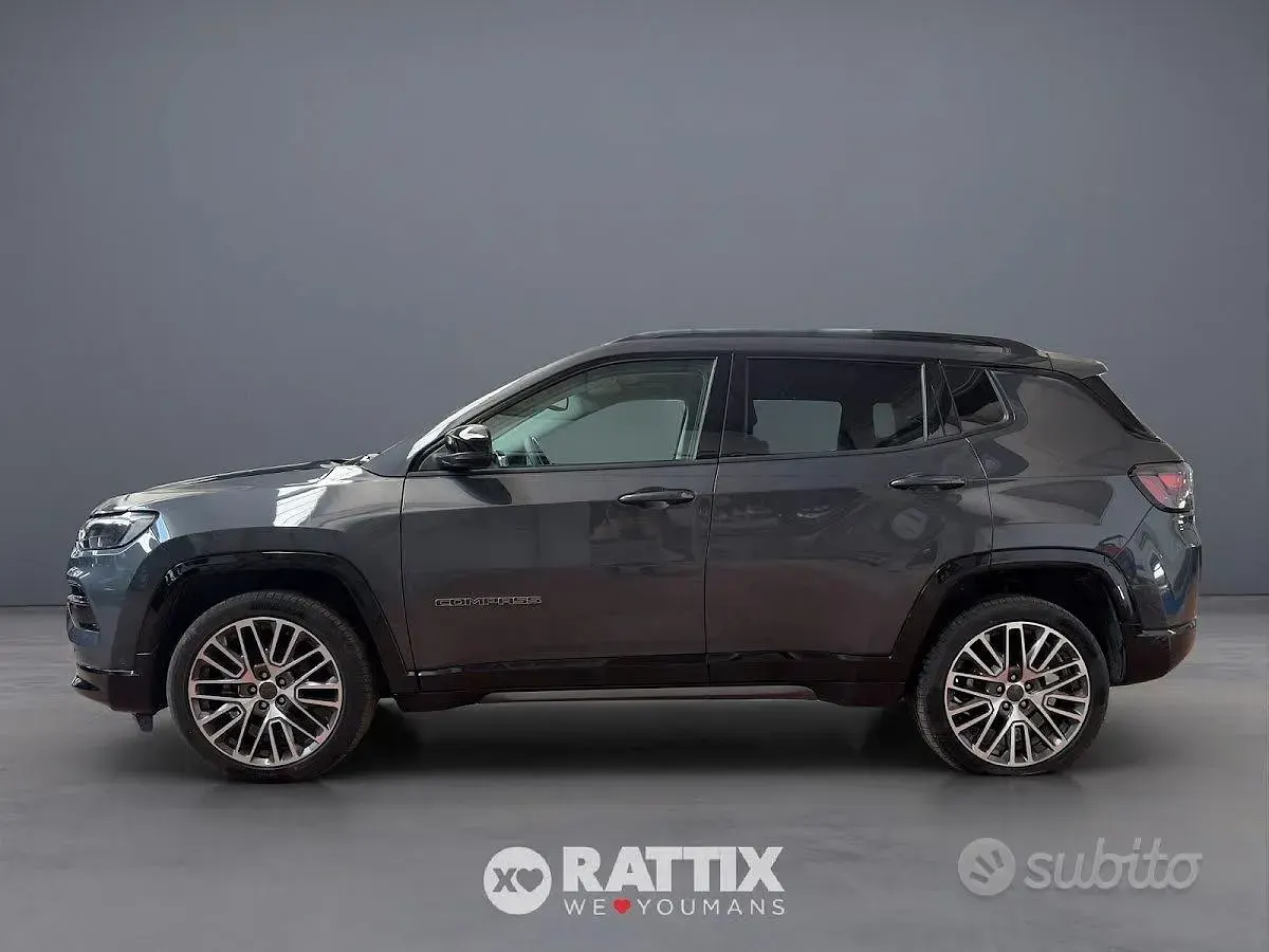 Usata Jeep Compass Summit 131 CV (96 kW) 2025 Grey graphite SUV
