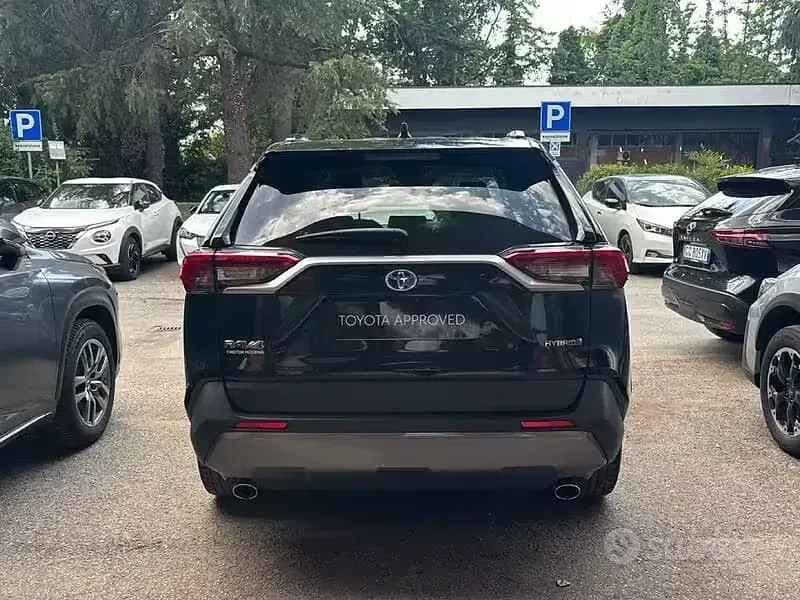Usata Toyota RAV4 Hybrid Lounge 218 CV (160 kW) 2021 Other SUV