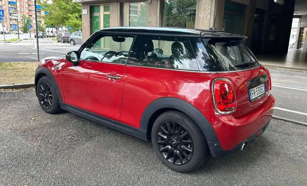 Usata Mini Cooper D Hype 116 CV (85 kW) 2017 Rosso Utilitaria