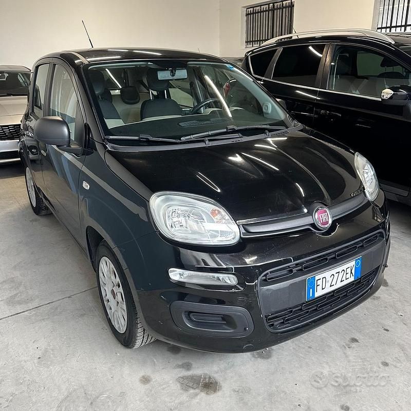 Usata Fiat Panda Lounge 69 CV (50 kW) 2016 Nero Utilitaria