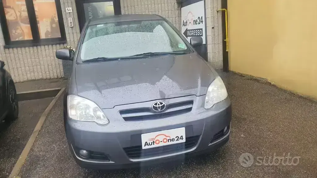 Usata Toyota Corolla Sol 116 CV (85 kW) 2004 Grigio Berlina
