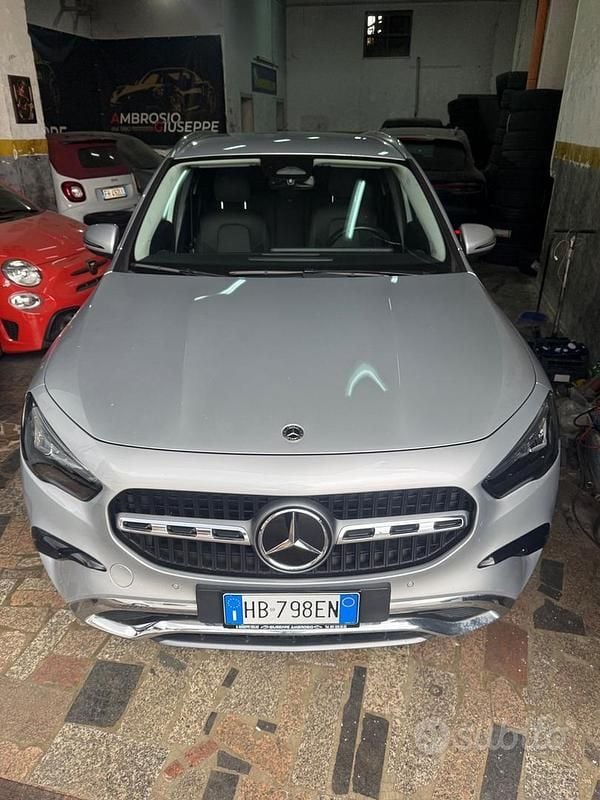 Usata Mercedes GLA200 Progressive 149 CV (109 kW) 2023 Grigio SUV