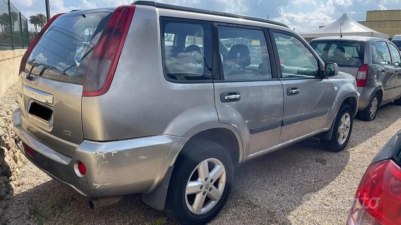Usata Nissan X-Trail 136 CV (100 kW) 2006 Grigio SUV