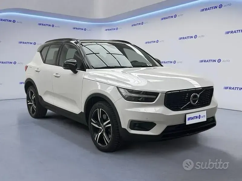 Usata Volvo XC40 R-Design 180 CV (132 kW) 2021 Bianco SUV