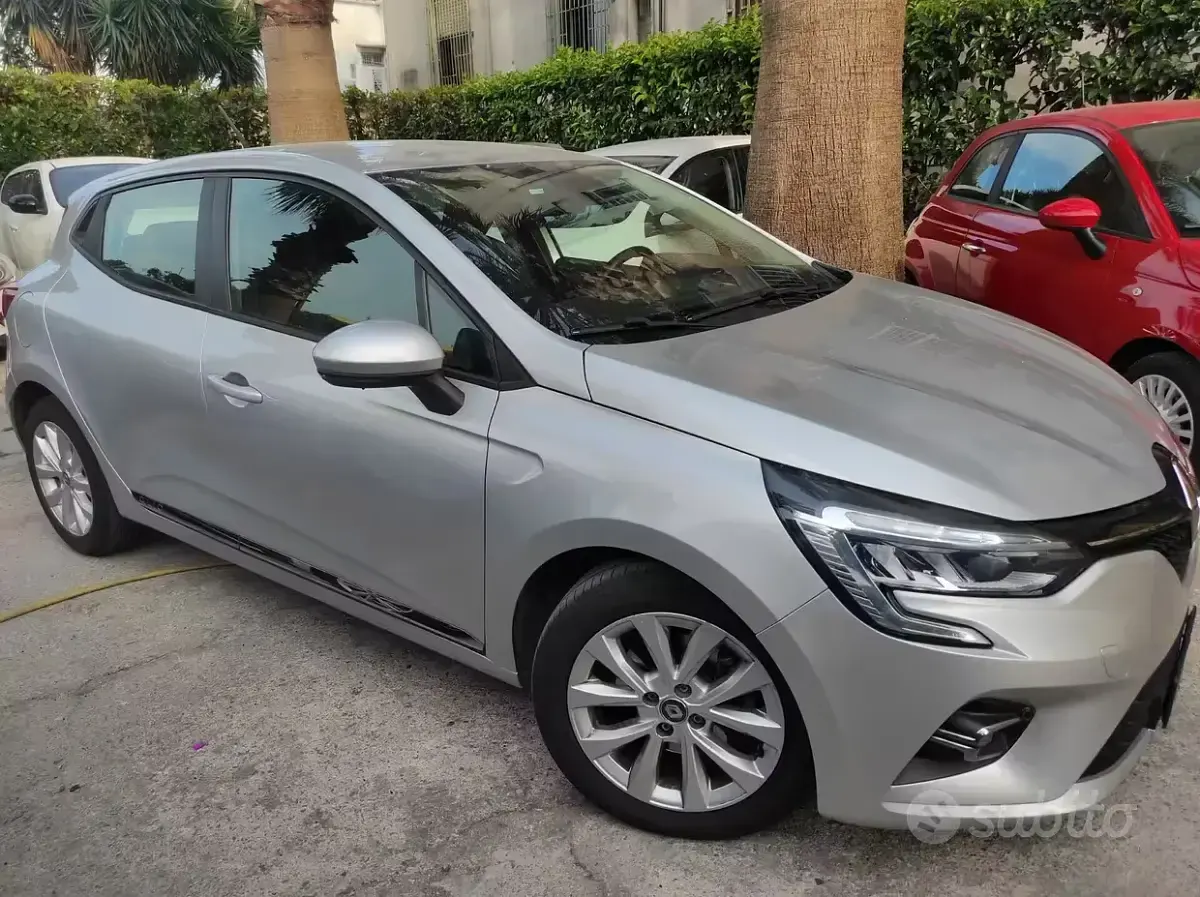 Usata Renault Clio V 86 CV (63 kW) 2020 Grigio Berlina