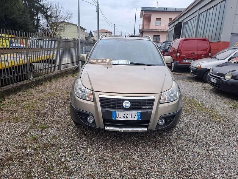 Usata Fiat Sedici 120 CV (88 kW) 2008 Bronzo SUV