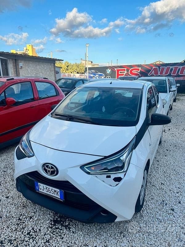 Bianco Usata 2020 Toyota Aygo Utilitaria | 7490 € (Ottimo prezzo) - Immagine 1/4