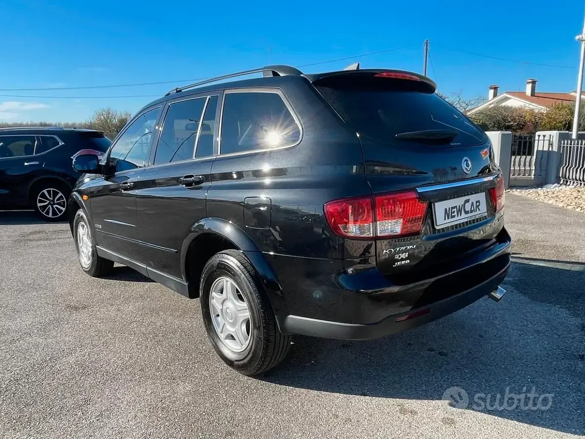 Usata SsangYong Kyron 141 CV (103 kW) 2008 Nero SUV