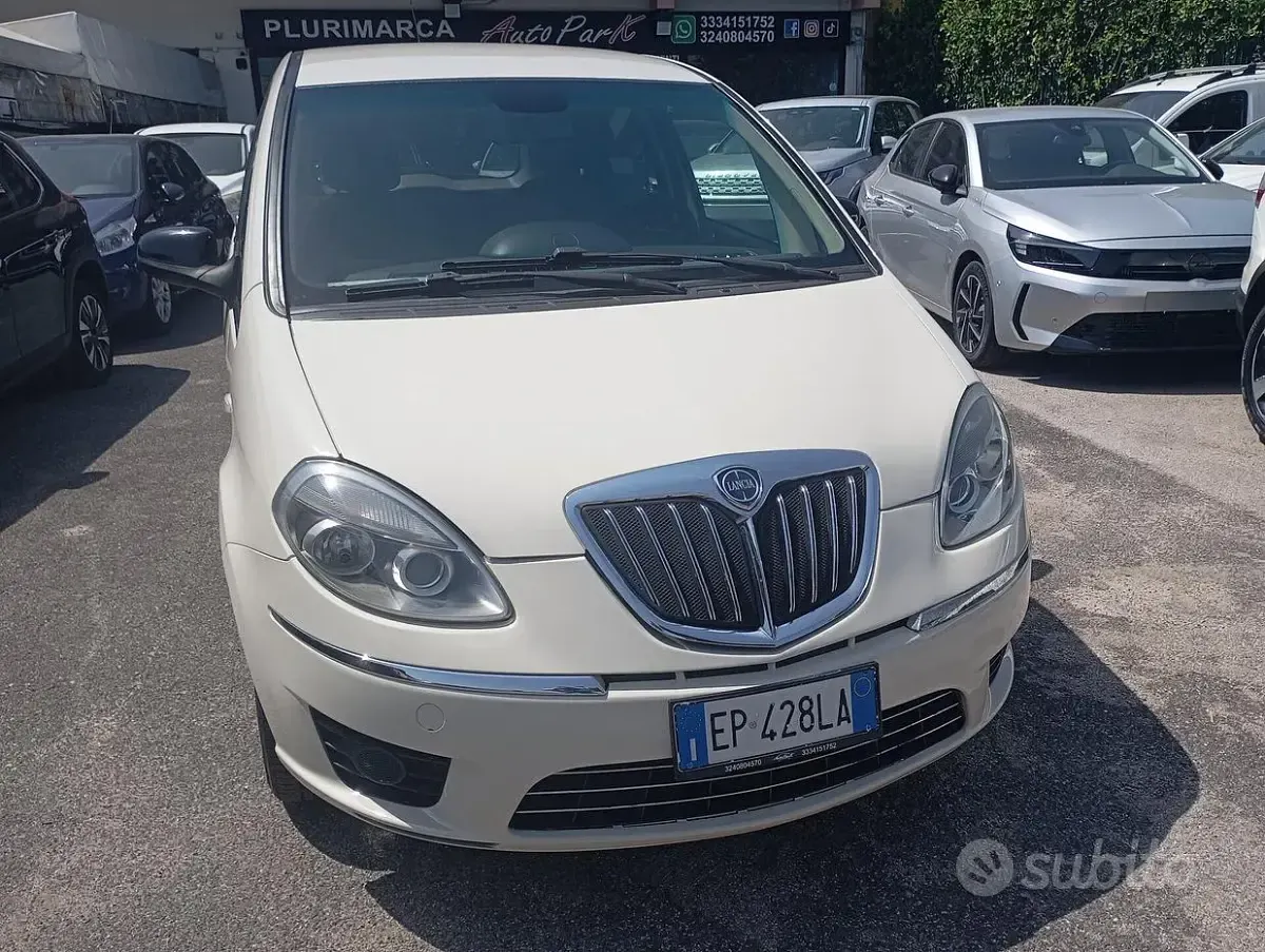 Usata Lancia Musa 77 CV (56 kW) 2012 Bianco Monovolume