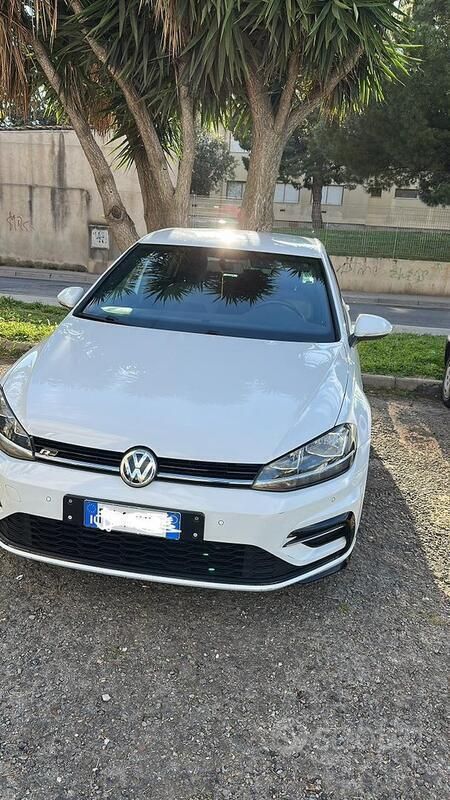 Usata VW Golf VII R-line 115 CV (84 kW) 2019 Bianco Utilitaria