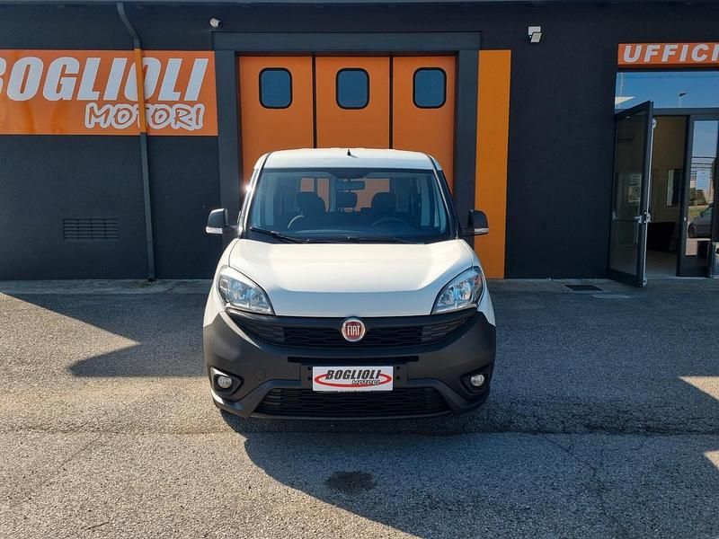 Usata Fiat Doblò Easy 95 CV (69 kW) 2018 Bianco pastello Monovolume