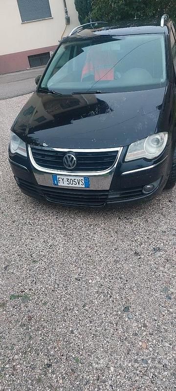 Nero Usata 2007 VW Touran Monovolume | 1200 € (Super prezzo) - Immagine 1/4