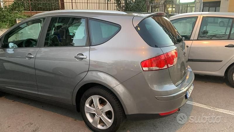Usata Seat Altea XL 105 CV (77 kW) 2007 Grigio Monovolume