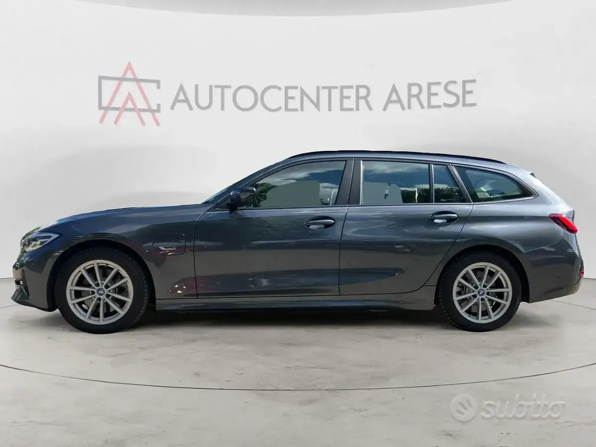 Usata BMW 320 Advantage 163 CV (119 kW) 2022 Grigio Station wagon