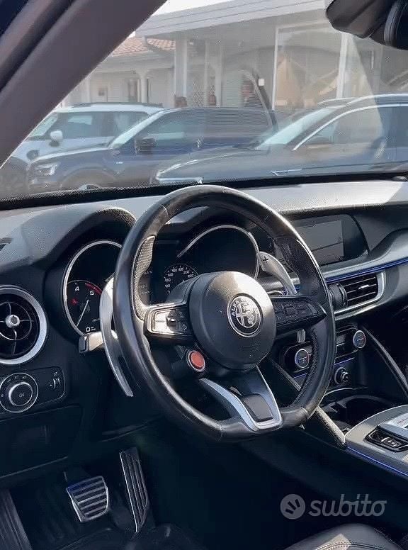Usata Alfa Romeo Stelvio Veloce 209 CV (153 kW) 2020 Blu SUV