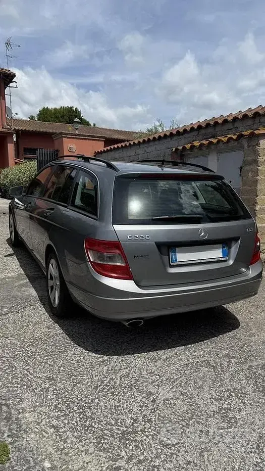 Usata Mercedes C220 170 CV (125 kW) 2011 Grigio Berlina