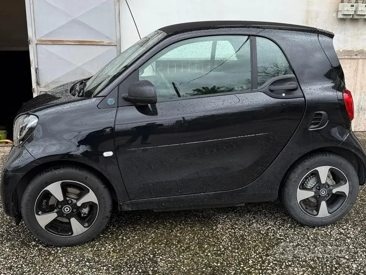 Usata Smart ForTwo Electric Drive 41 kW (56 CV) 2021 Nero Berlina