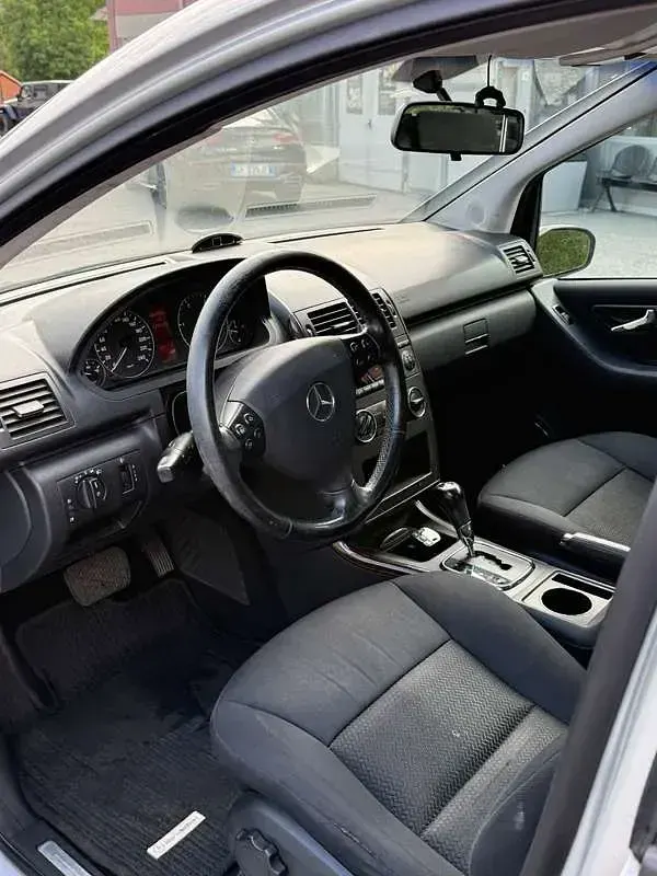 Usata Mercedes A180 109 CV (80 kW) 2006 Argento Utilitaria