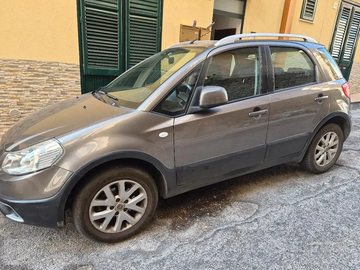 Usata Fiat Sedici 135 CV (99 kW) 2010 SUV
