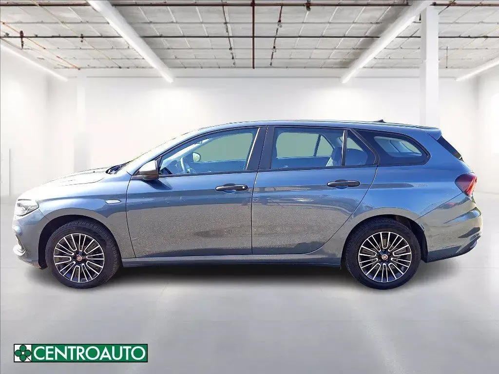 Usata Fiat Tipo 101 CV (74 kW) 2023 Blu metallizzato Station wagon