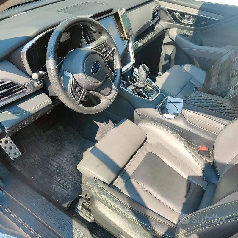 Usata Subaru Outback 169 CV (124 kW) 2022 Grigio SUV