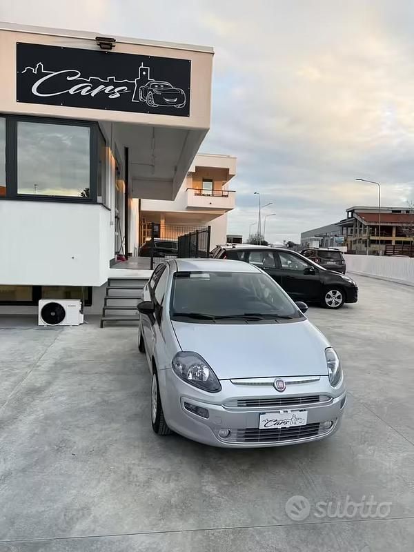 Usata Fiat Punto Evo Dynamic 78 CV (57 kW) 2011 Grigio Utilitaria