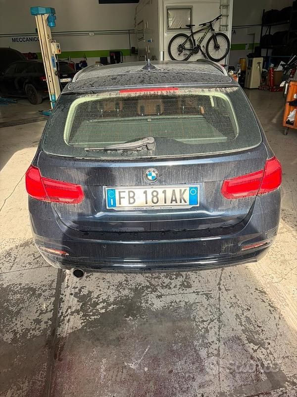 Usata BMW 316 Luxury Line 116 CV (85 kW) 2015 Blu Station wagon