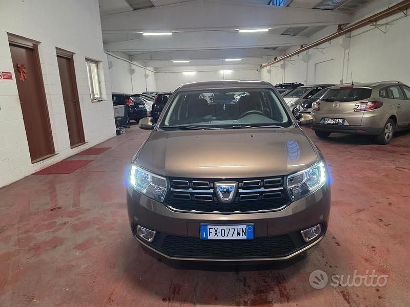 Usata Dacia Sandero 90 CV (66 kW) 2019 Marrone Utilitaria