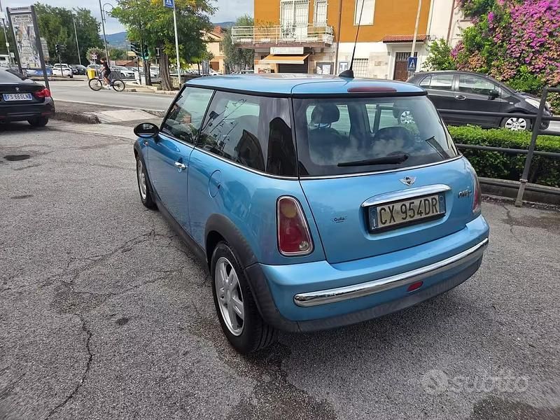 Usata Mini ONE 75 CV (55 kW) 2005 Blu Utilitaria