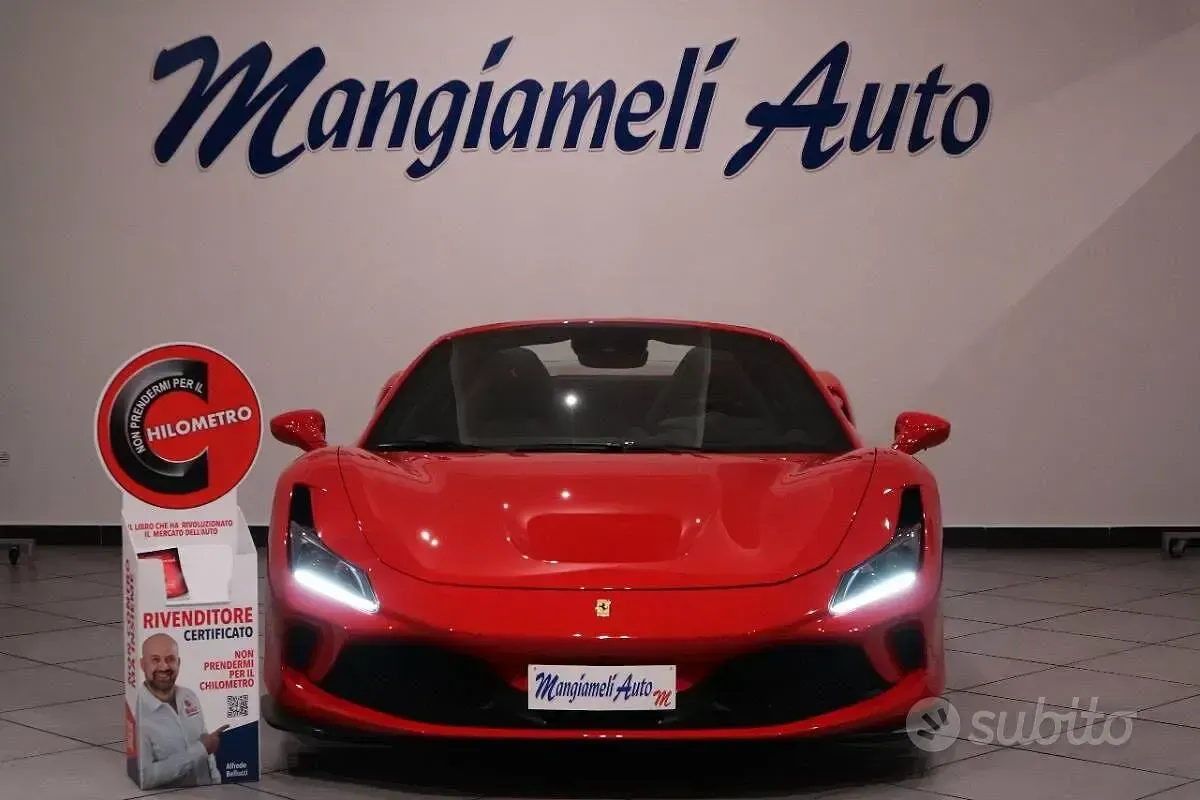 Usata Ferrari F8 721 CV (530 kW) 2021 Rosso Cabrio