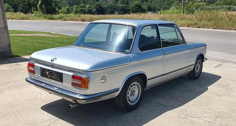 Usata BMW 2002 130 CV (95 kW) 1970 Grigio Berlina
