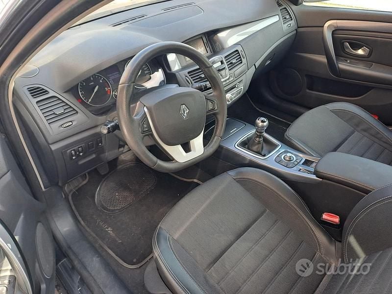 Usata Renault Laguna III 150 CV (110 kW) 2010 Grigio Berlina