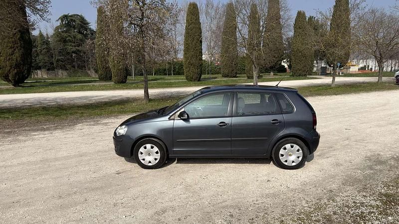 Usata VW Polo Trendline 60 CV (44 kW) 2007 Blu/azzurro Utilitaria