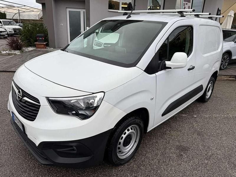 Bianco Usata 2023 Opel Combo Edition Monovolume | 13.900 € (Ottimo prezzo) - Immagine 1/4