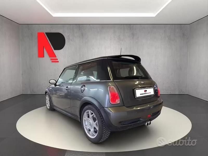 Usata Mini Cooper S 170 CV (125 kW) 2005 Grigio Utilitaria