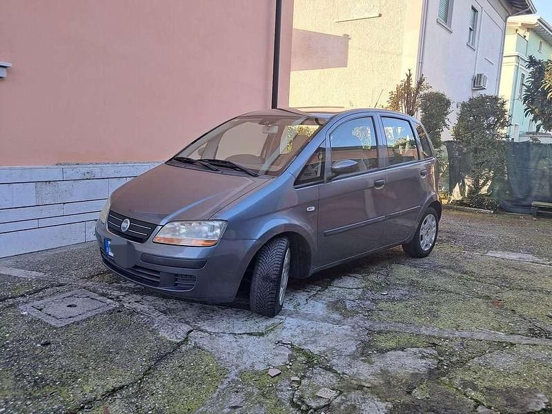 Usata Fiat Idea Dynamic 95 CV (69 kW) 2004 Monovolume